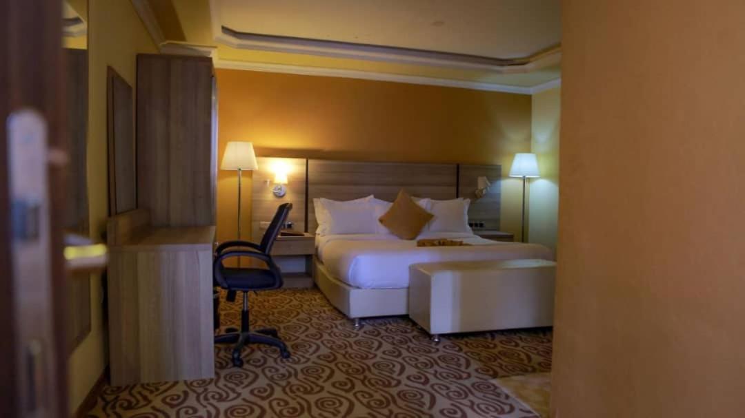 Holiday Hotel Аддис-Абеба Экстерьер фото