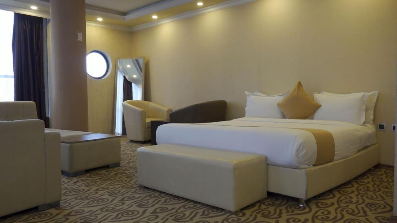 Holiday Hotel Аддис-Абеба Экстерьер фото